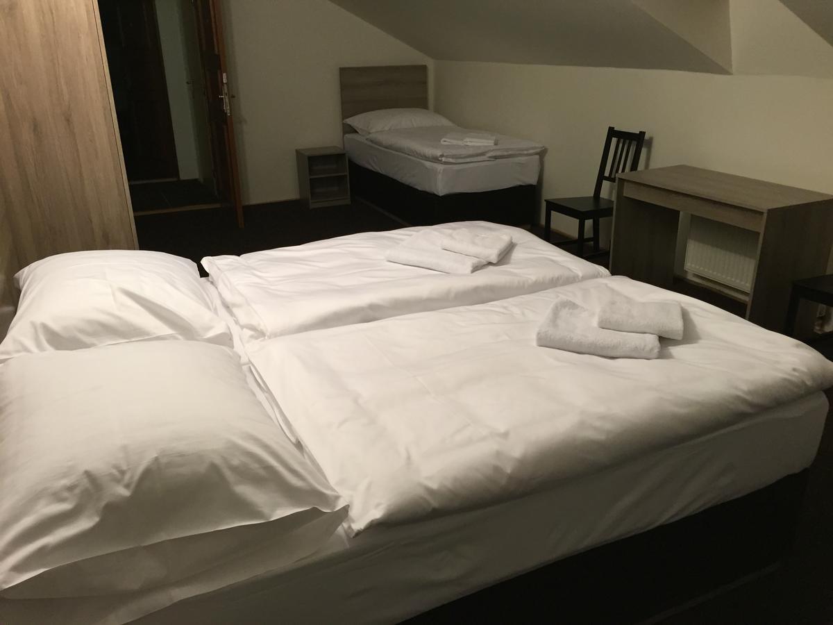 Ski Hotel 乌帕河畔斯沃博达 外观 照片