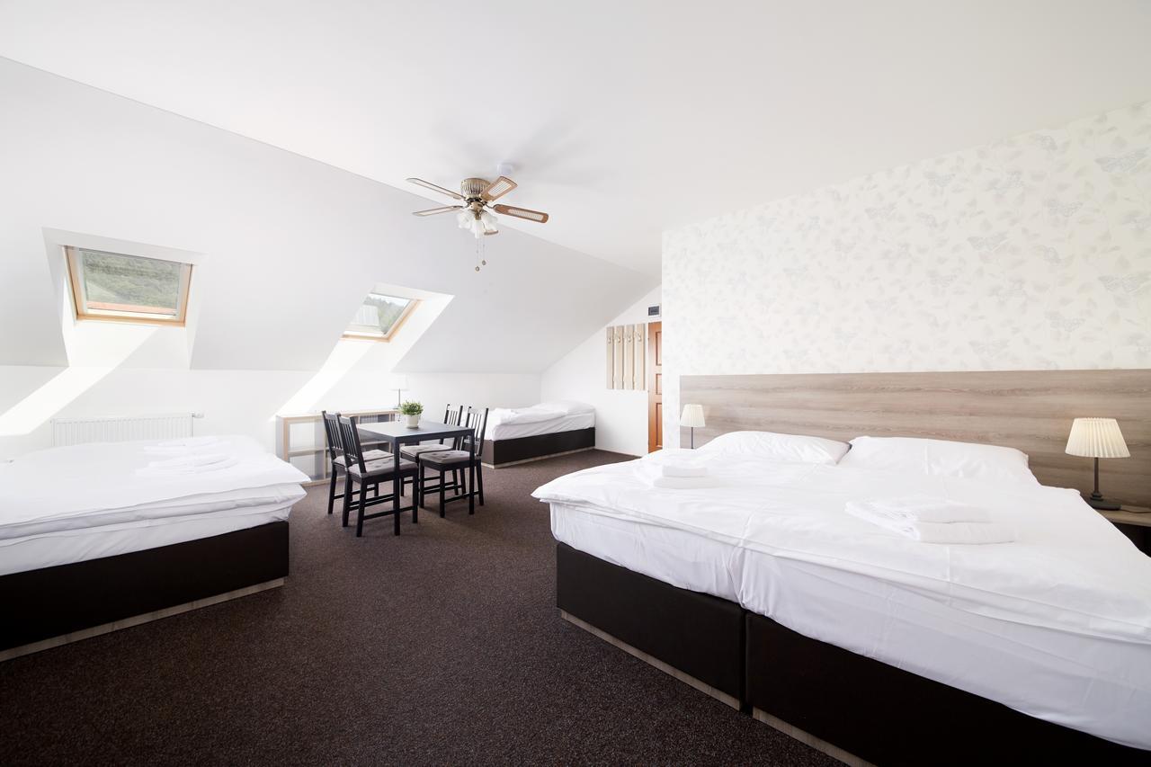 Ski Hotel 乌帕河畔斯沃博达 外观 照片