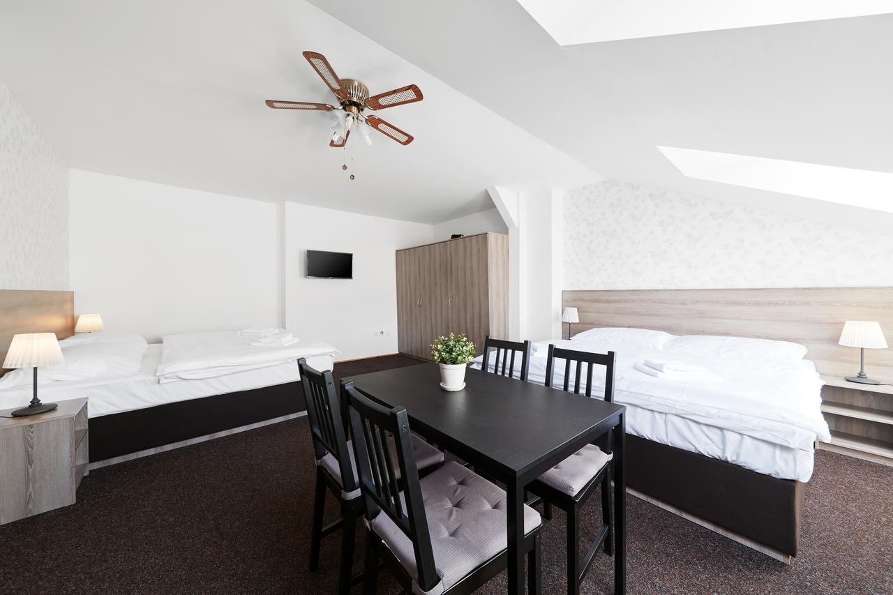 Ski Hotel 乌帕河畔斯沃博达 外观 照片