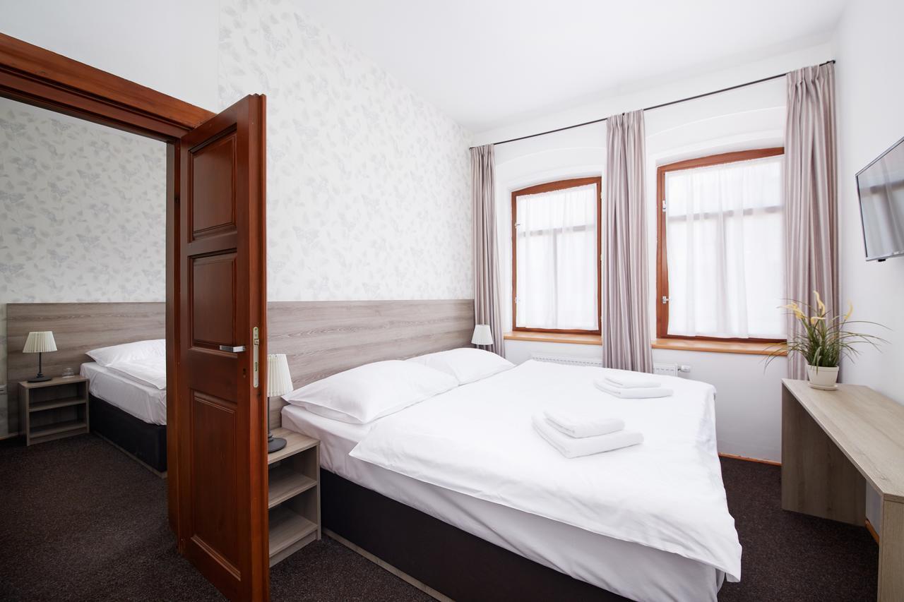 Ski Hotel 乌帕河畔斯沃博达 外观 照片